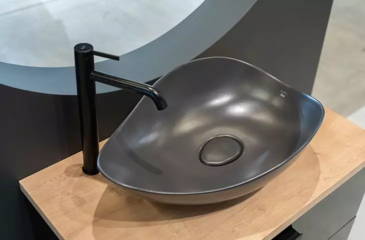 Bathroom faucets from the Ona collection