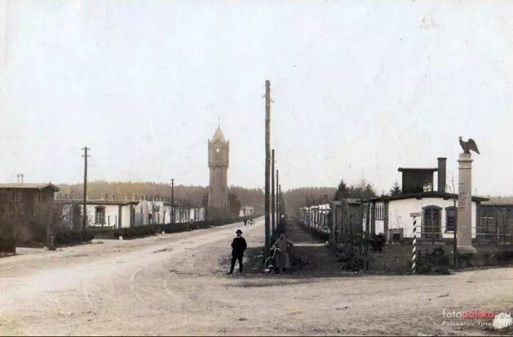 Photo of the barracks in 1915