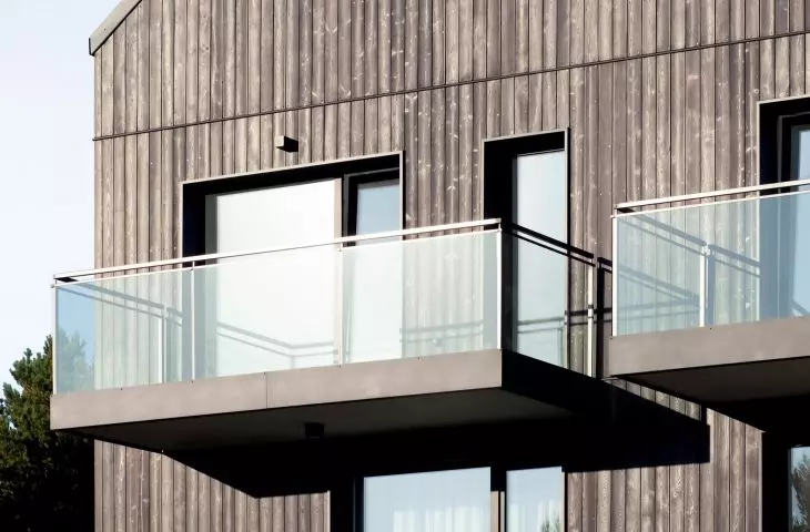 The character of the building is also emphasized by the finishing of the windows