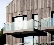 The character of the building is also emphasized by the finishing of the windows