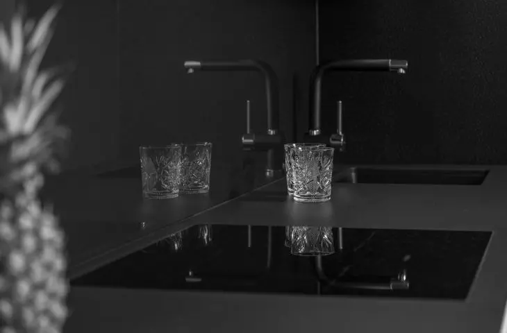 A matte finish gives an impressive effect, but is more susceptible to staining