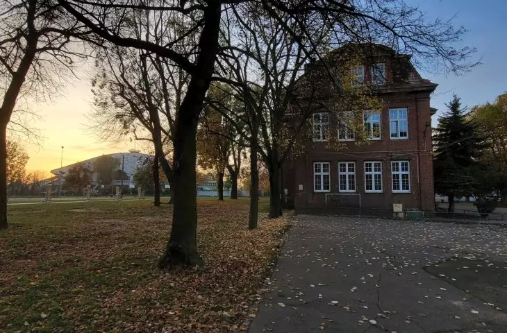 School complex on the corner of Jarochowskiego and Wyspianski Streets, present state