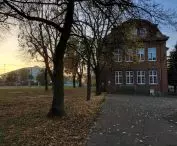 Kompleks szkolny na rogu ul. Jarochowskiego i Wyspiańskiego, stan obecny