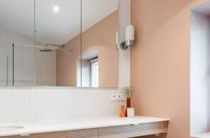 Daughter's bathroom
