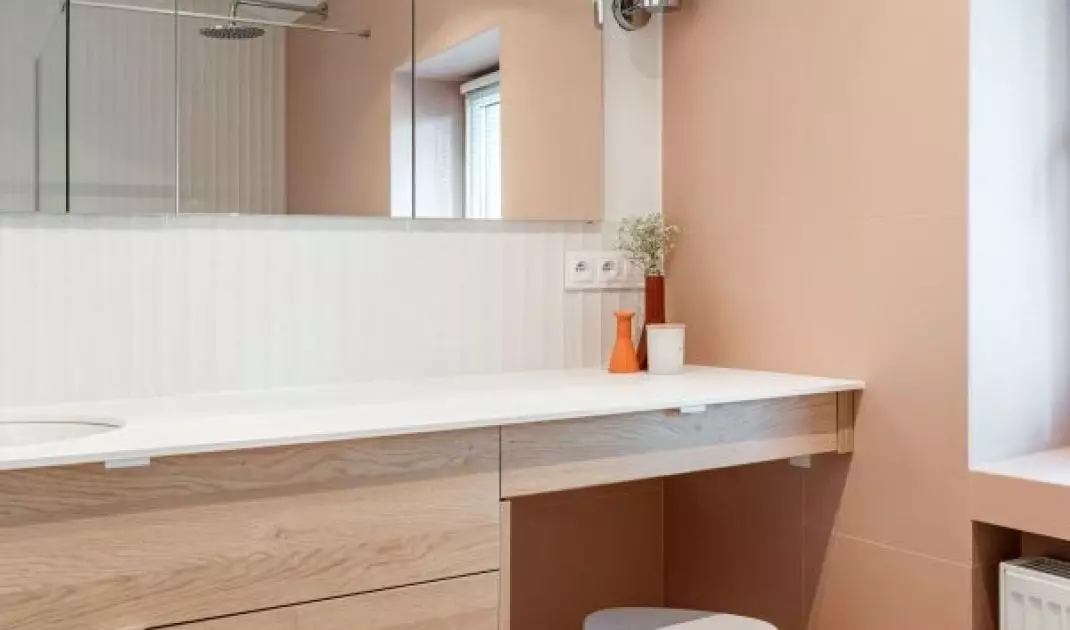 Daughter's bathroom