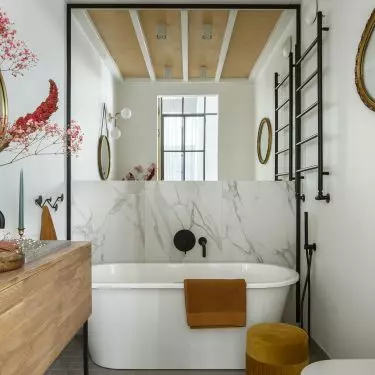 Bathtub
