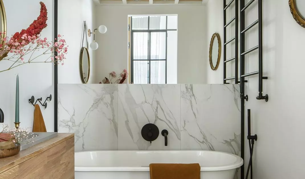 Bathtub