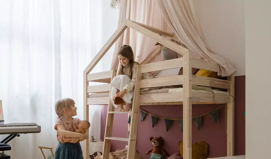 Girls' room