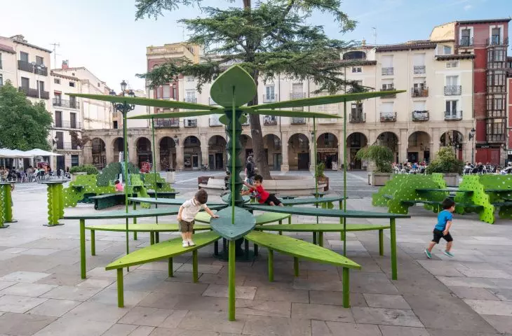 urban furniture in the Plaza del Mercado in Logroño