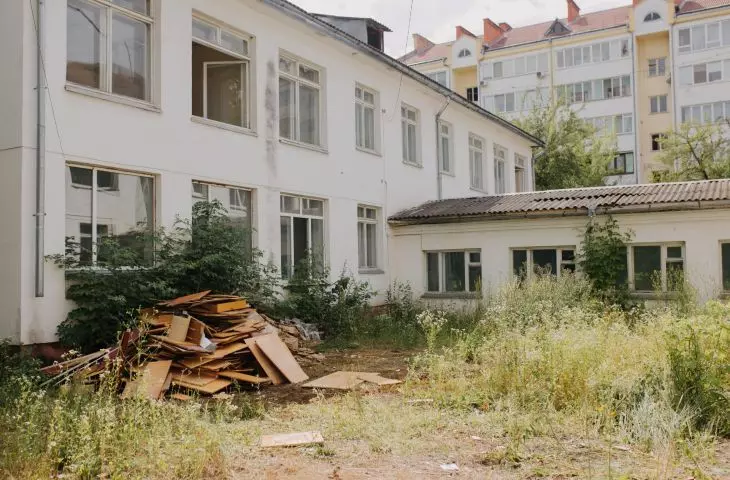 CO-HATY in Ivano-Frankivsk, an abandoned building before conversion to a collective accommodation center