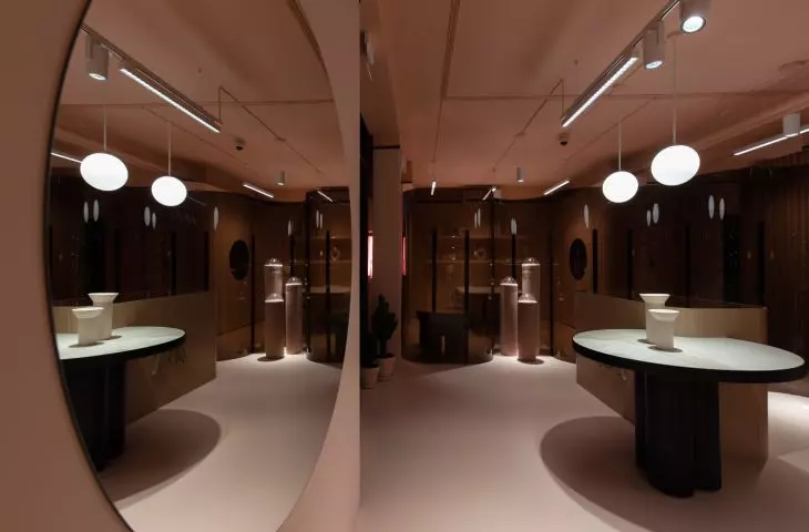 The interior of the showroom is kept in shades of pink