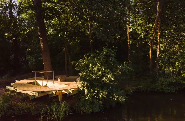 Mebel do obserwacji ptaków nad Stawem Słonecznym, Łęgi Dębińskie, Staw Słoneczny