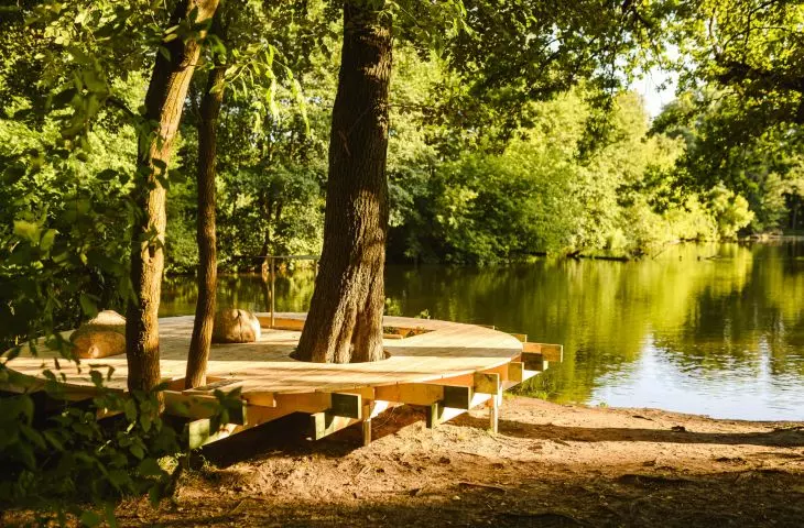 Mebel do obserwacji ptaków nad Stawem Słonecznym, Łęgi Dębińskie, Staw Słoneczny