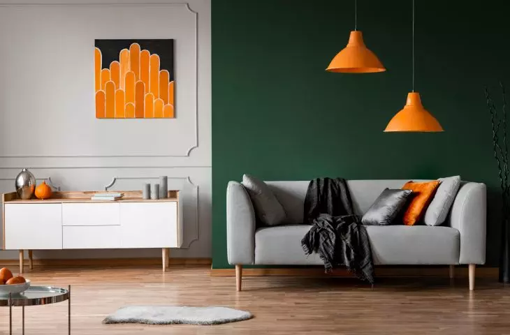 Green and orange is a rare combination