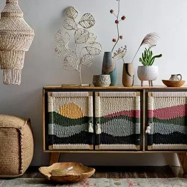 Balinese style is characterized by the use of natural materials
