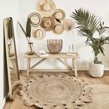 Plants will give the interior an exotic atmosphere