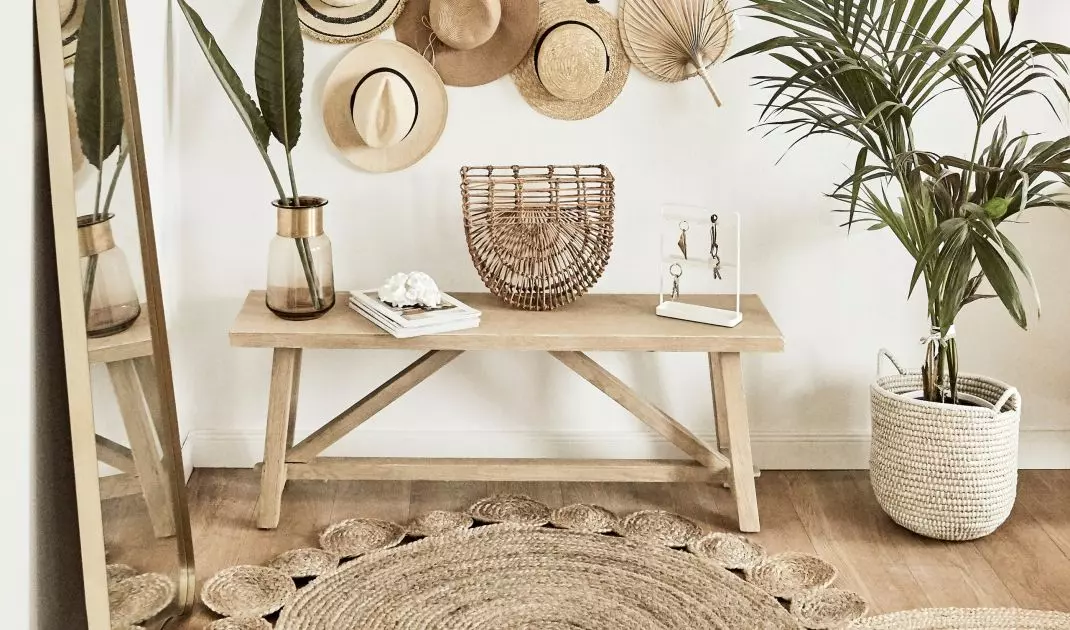 Plants will give the interior an exotic atmosphere