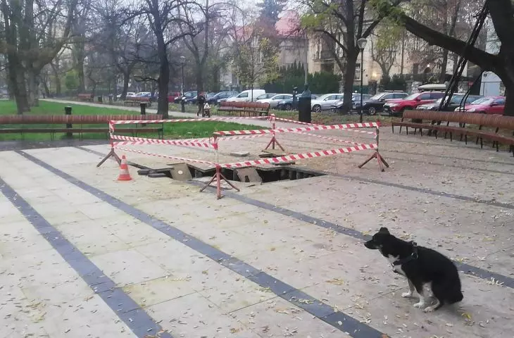 fontanna na placu Axentowicza w Krakowie