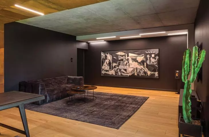 reproduction of Guernica by Pablo Picasso