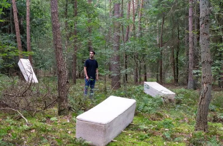 Trumna z grzybów holenderskiego projektanta Boba Hendrixka