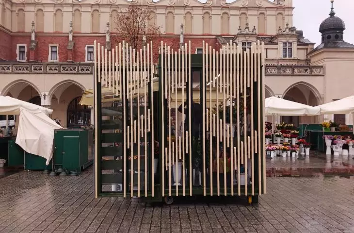 New pavilions against the backdrop of the Cloth Hall