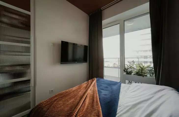 Wall with TV 