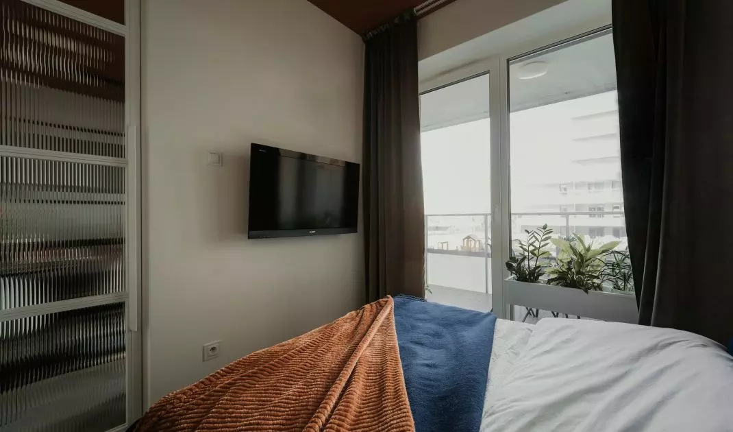 Wall with TV 