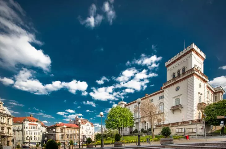 Architecture in the surroundings of 