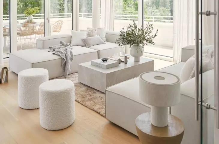 White to the basis of this style