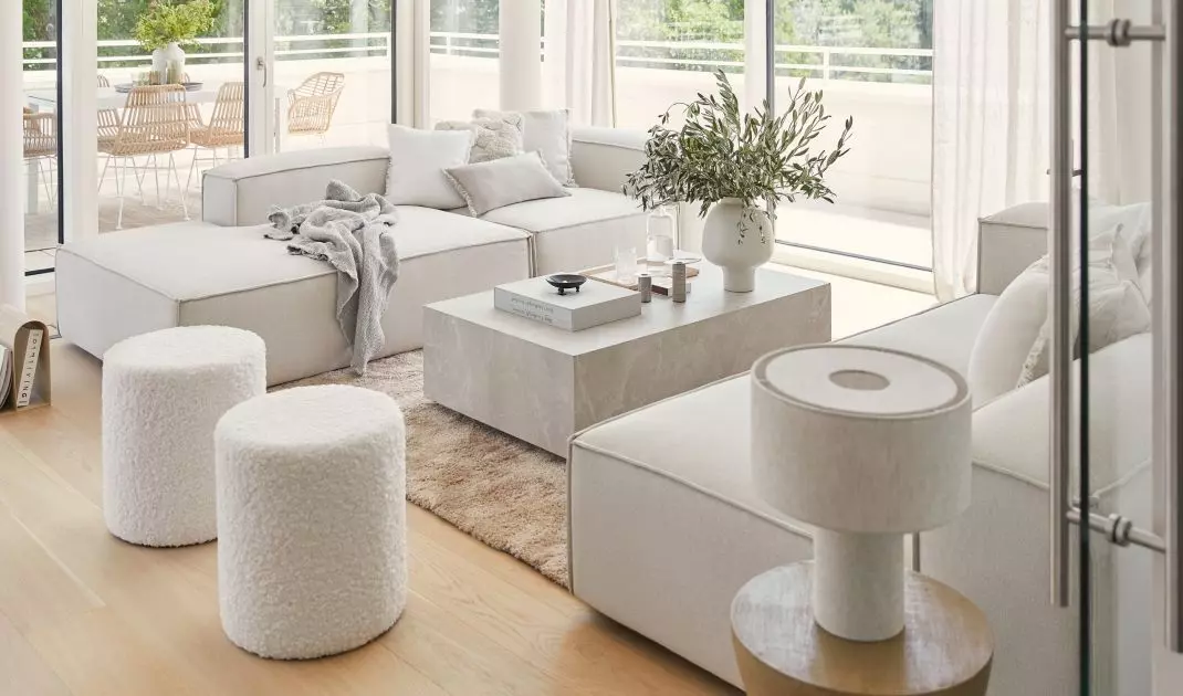 White to the basis of this style