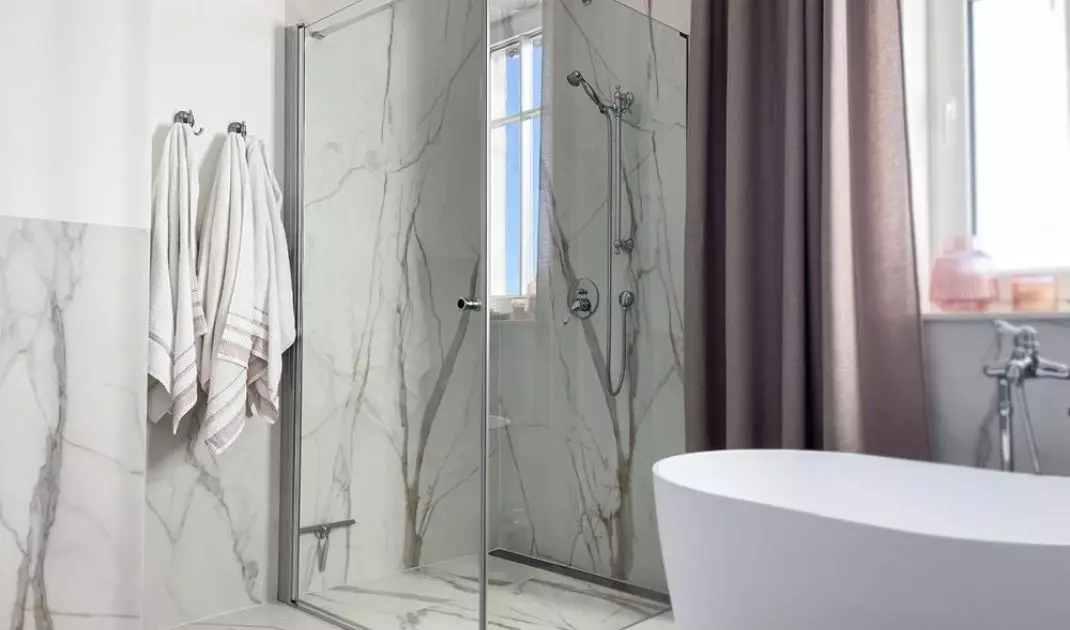 Shower cabin