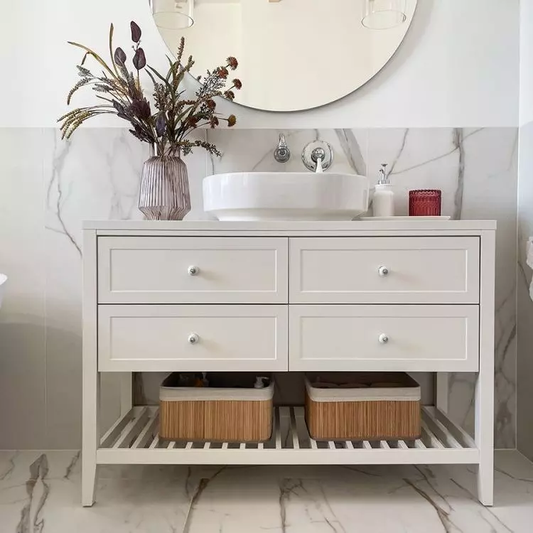 Bathroom cabinet