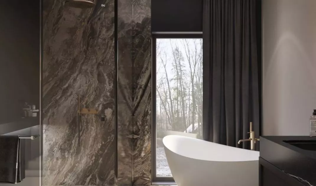 Parents' bathroom 