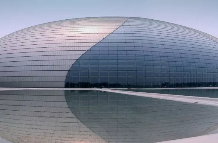 Narodowy Teatr w Pekinie Fot. Flickr user Hui Lan from Beijing © Wikipedia Commons CC BY-SA 2.0 DEED