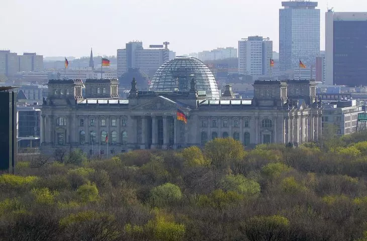 Reichstag Fot. Ger1axg © Wikipedia Commons CC BY-SA 4.0 DEED